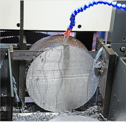 Sierra de banda de corte de metal CNC inteligente con potencia de motor de 4kw y tamaño de hoja de 4400 * 34mm